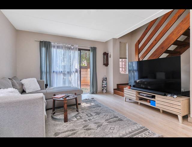 2 BEDROOM DUPLEX FOR SALE IN NORTH RIDING
